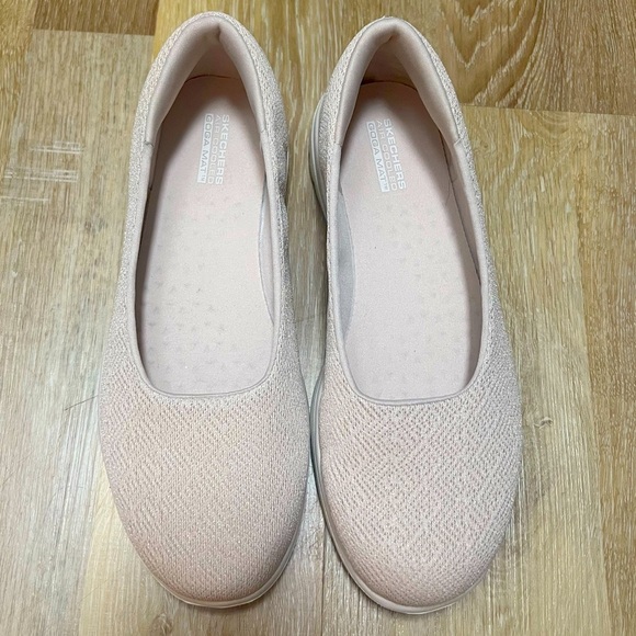 Sketchers Ballet Flats - Picture 1 of 8